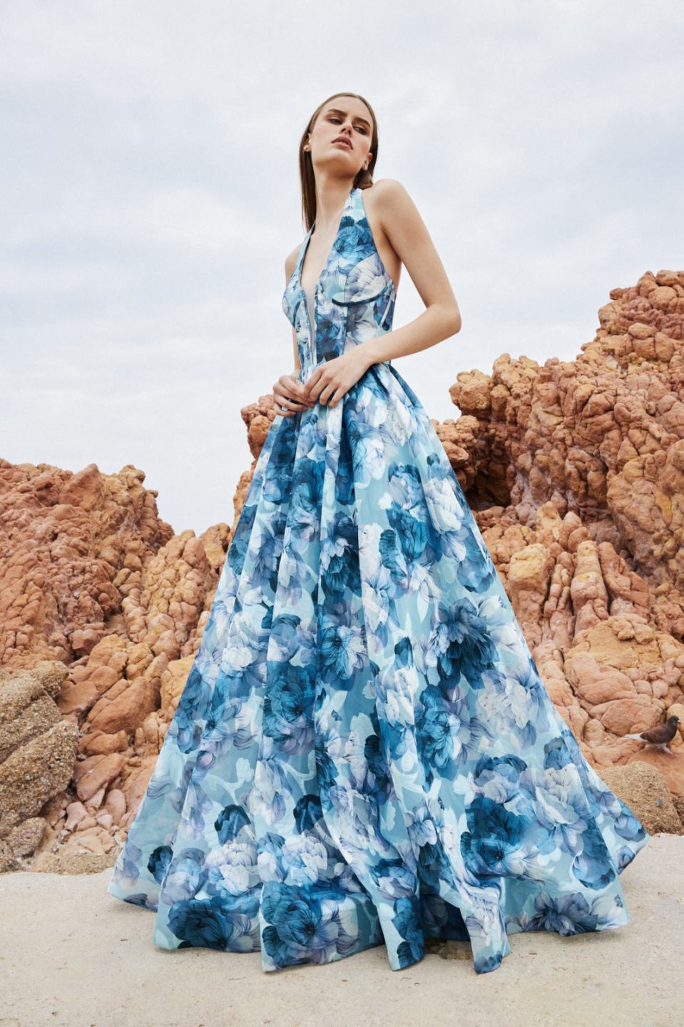 Floral Maxi Φόρεμα από Οργάντζα – Blue Peony Dream - Image 3